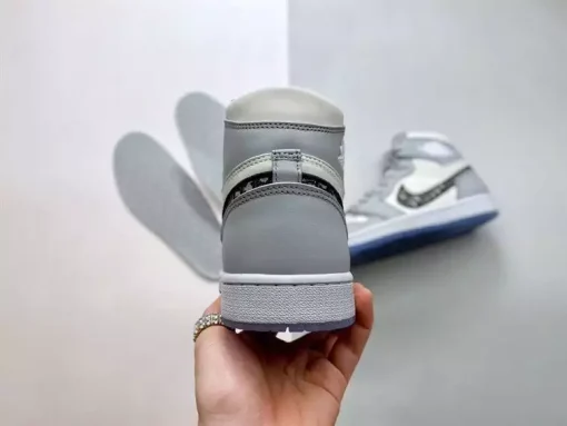 DIOR AIR JORDAN 1 RETRO HIGH SNEAKER – I071