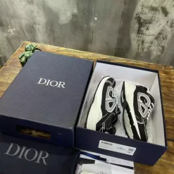 DIOR B30 SNEAKER BLACK – I115